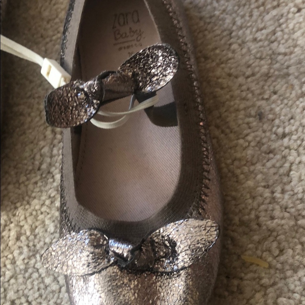 NWT metallic copper/silver flats